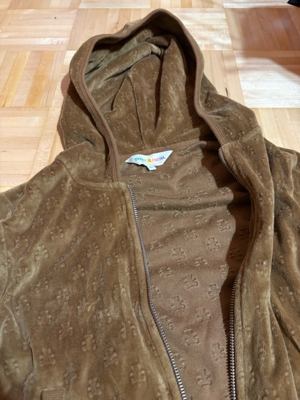 Brown Plush Teddy Embossed Cropped Sweatshirt - Picture 2 of 6
